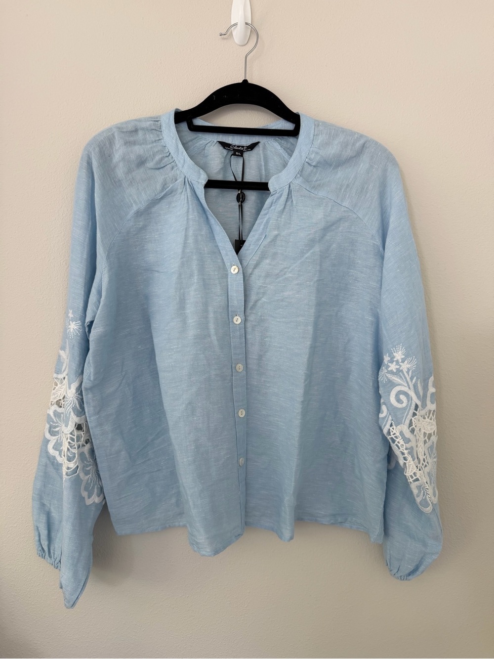 CHARLIE B Light Blue Button-Front Blouse with White Sleeve Embroidery Chambray